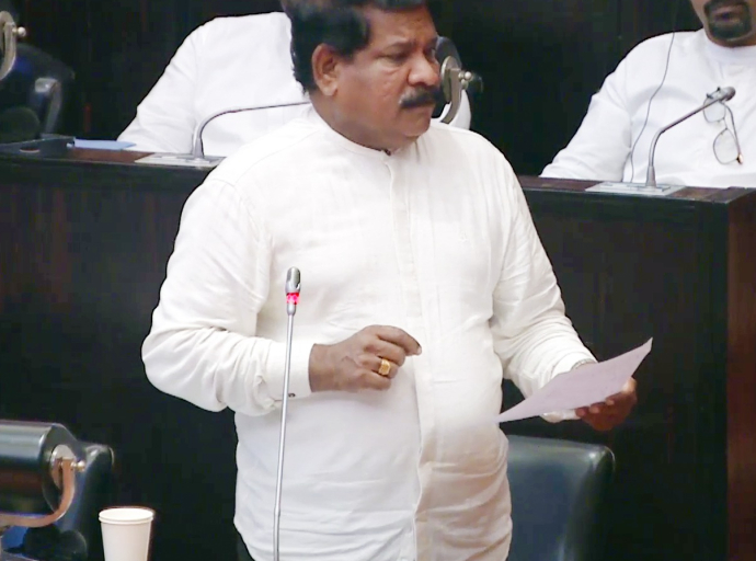 சுயநலமிக்க அரசியல்வாதிகள் பழைய கலாசாரத்தையே விரும்புகின்றனர். நீர்கொழும்பு சிறைச்சாலை சம்பவம் அதன் ஓர் அங்கமா என்ற சந்தேகம் எழுகின்றது